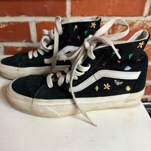 Vans High top leather embroidered kids/women’s size 5